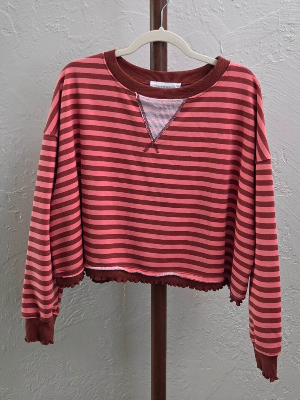 T80. Striped Lettuce Hem Cropped Sweatshirt - Picture 5 of 7